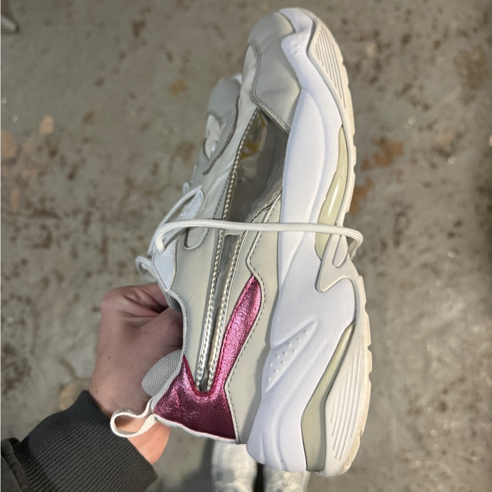 Women’s White Puma Sneaker with Pink Accent